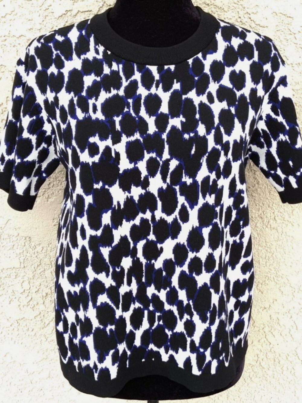 Kate Spade Leopard Print Short Sleeve Knit Sweater Top Black White Blue - Size M